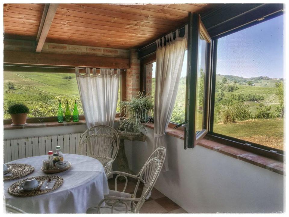 Il Poggio B&B San Damiano al Colle Bagian luar foto