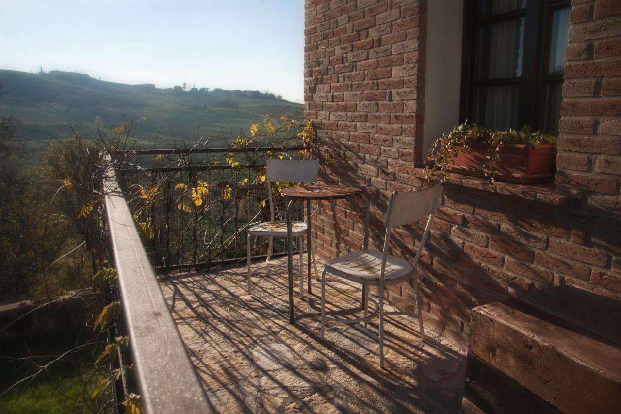 Il Poggio B&B San Damiano al Colle Bagian luar foto